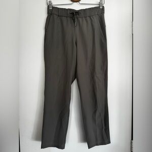 Lululemon women’s taupe dress pants